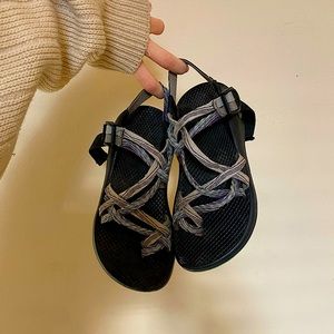 Cute Teal + Black Chacos! 🤍